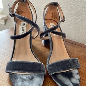 Steve Madden Sundaze Velvet Block Heel Sandals